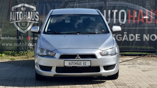 MITSUBISHI LANCER