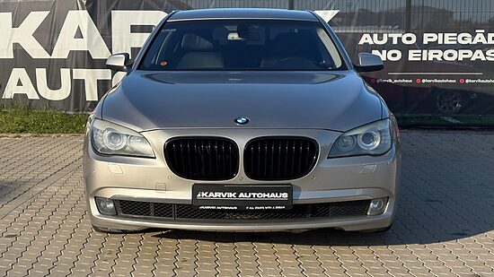 BMW 740i F01